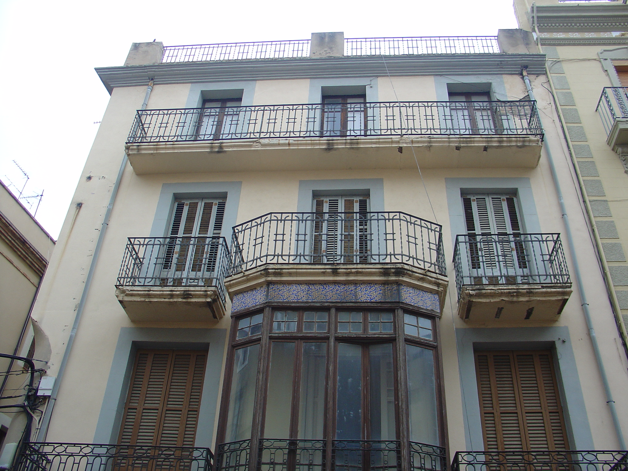 Edificio plurifamiliar fachada – Vilafranca