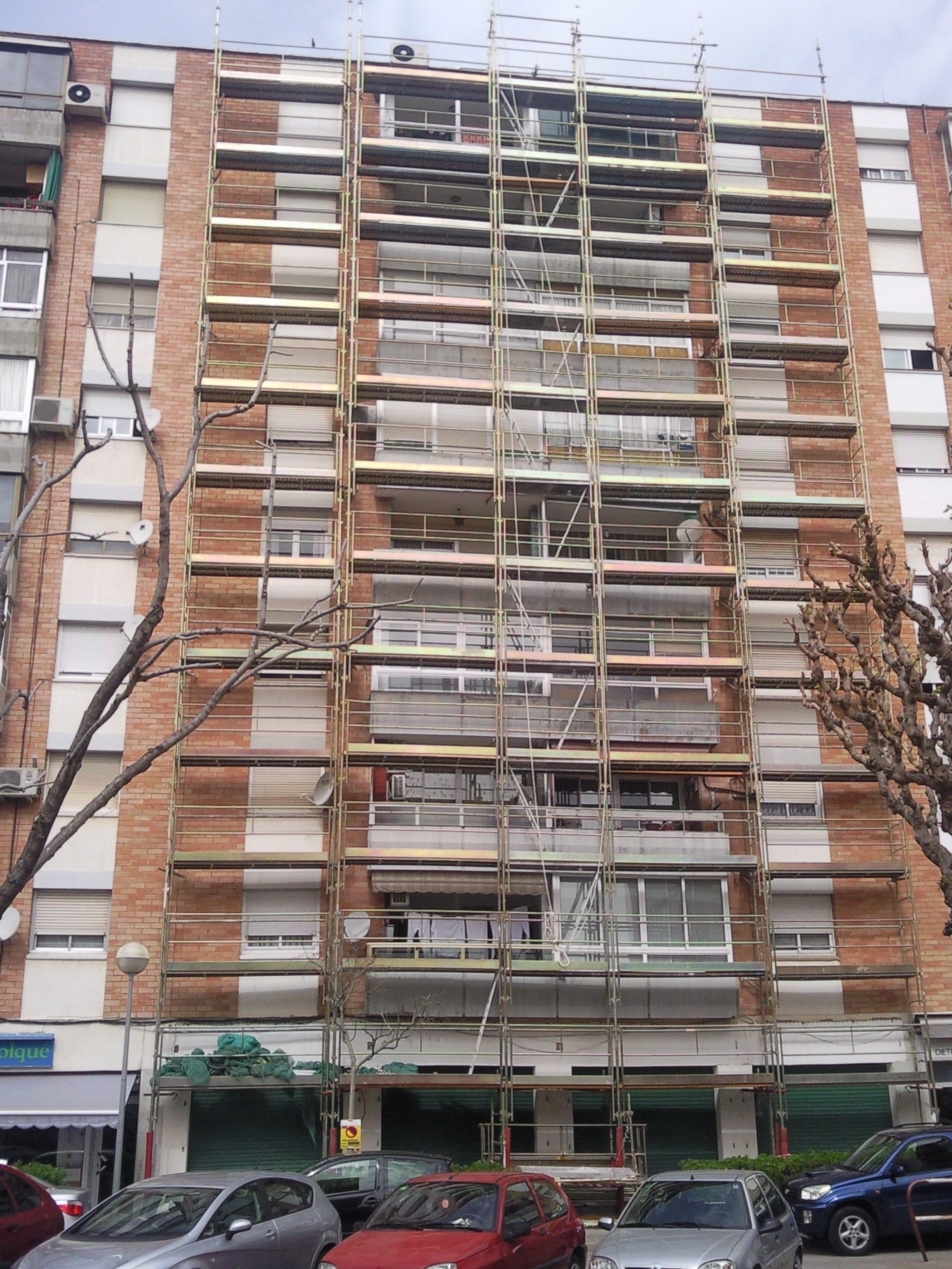 Edificio plurifamiliar fachada – Viladecans